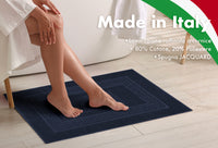 Tappeto Bagno Assorbente In Spugna Varie Misure Da Scendidoccia A Tappeto Grande Lavorazione Jacquard Tinta Unita Ricamo Cornice Lavabile Lavatrice BluScuro - Scendidoccia45x60