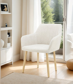 Poltroncina Stile Scandinavo in Tessuto Beige con Gambe in Legno Naturale – Sedia Imbottita Moderna per Soggiorno, Sala da Pranzo o Camera da Letto – Design Nordico Elegante e Confortevole Beige