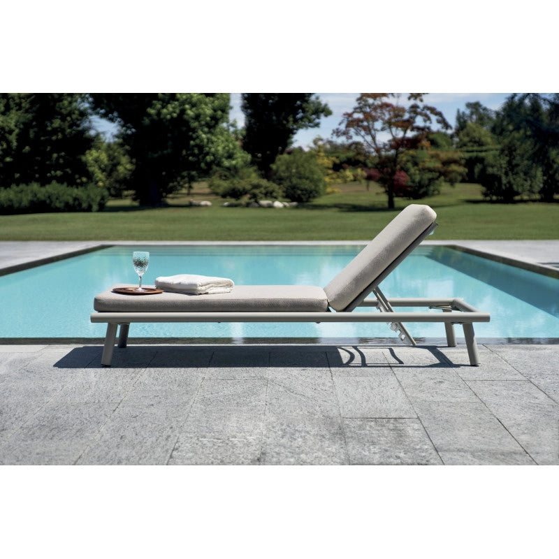 Lettino Taormina Alluminio Creta E Cuscino Idrorepellente Beige Moia