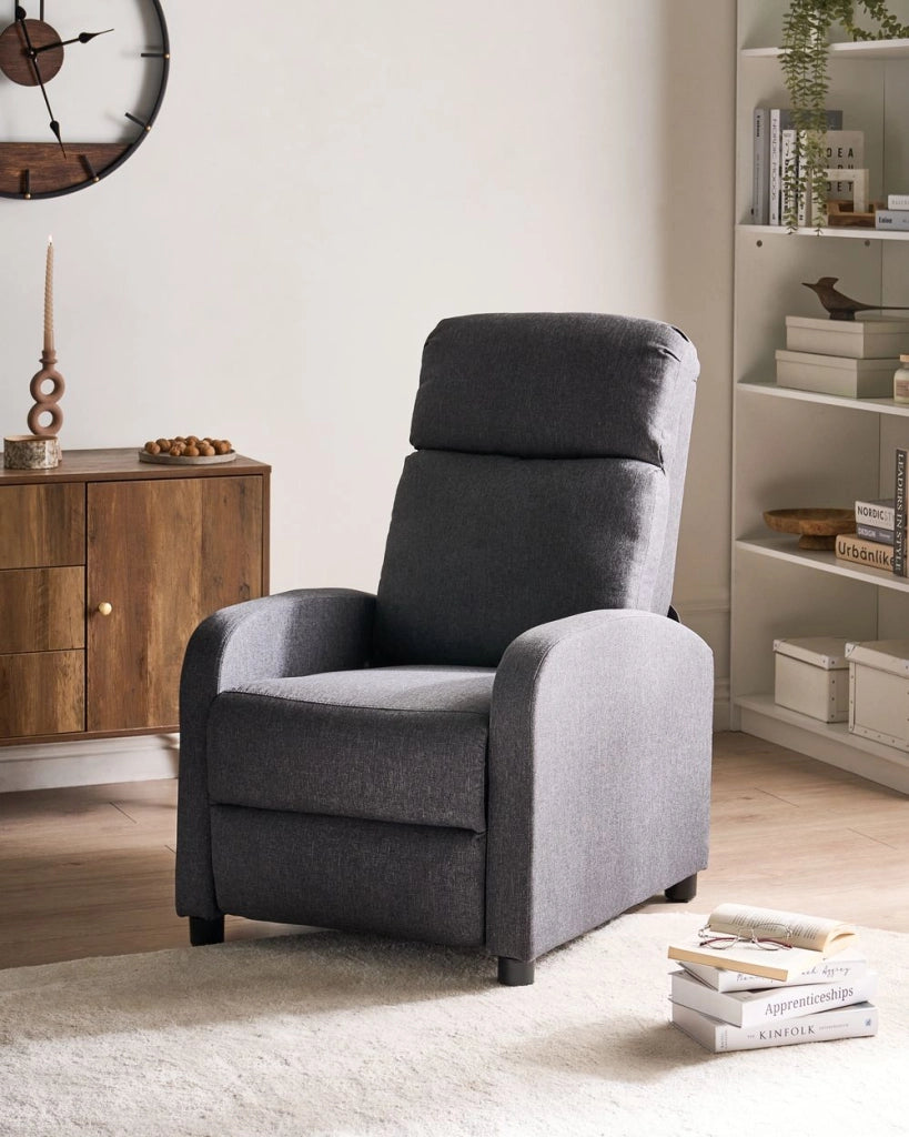 Poltrona reclinabile Grigio scuro Schienale e poggiapiedi regolabili Struttura in legno Schienale alto Design tradizionale Soggiorno