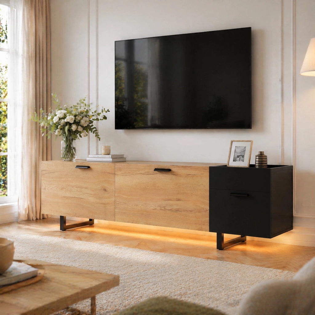 Mobile TV moderno in legno naturale e nero con ripiani aperti e cassetti, 180 cm