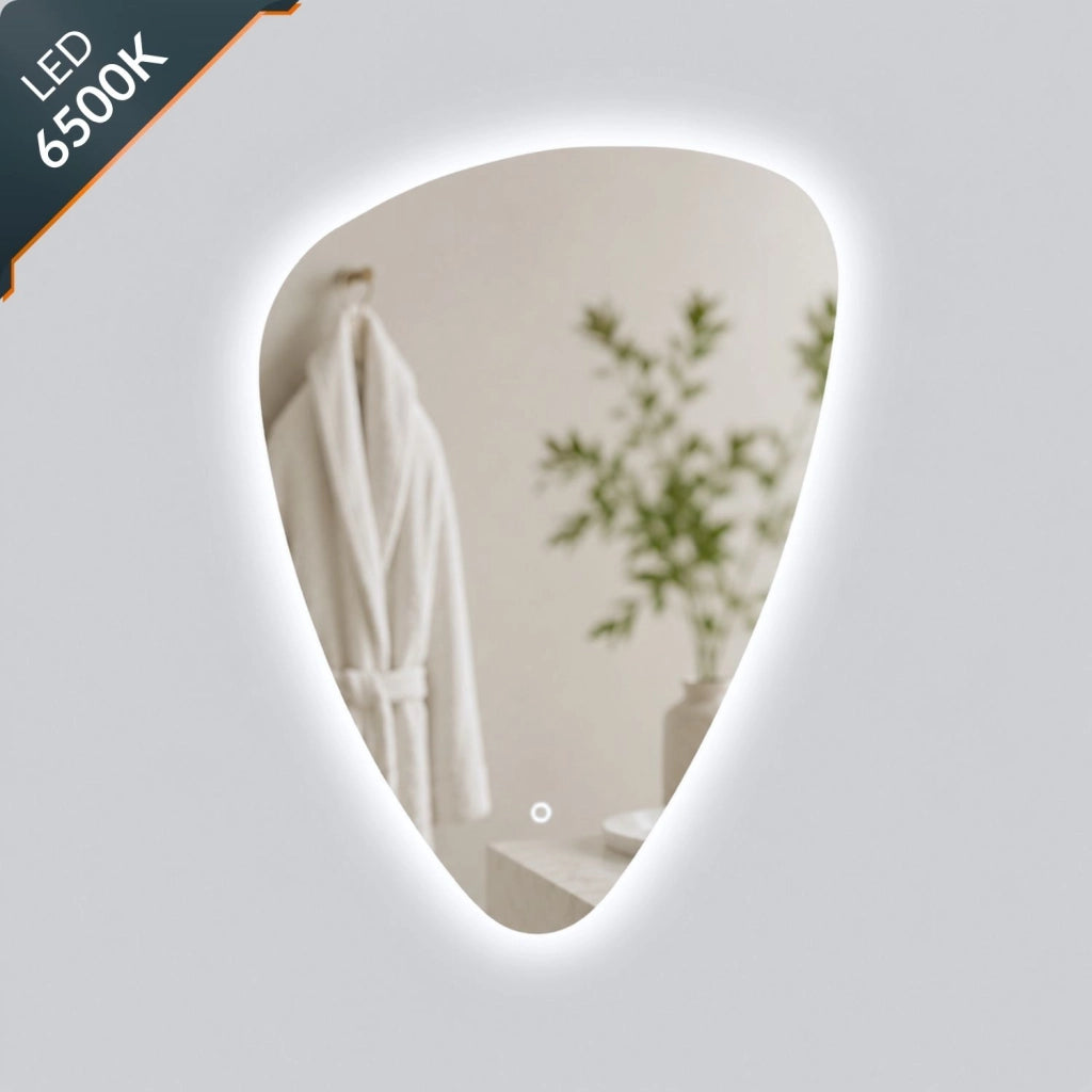 Specchio triangolare stondato retroilluminato a led in pvc *** misure 60x80 cm, tonalità standard 6000-6500k, confez...