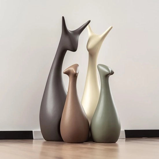 Figurine in ceramica, famiglia di conigli, set da 4 pezzi, decorazione artigianale per la casa, ornamenti creativi, ideale come regalo di anniversario per i genitori, da collocare su una mensola, un libro o un mobile per la TV.