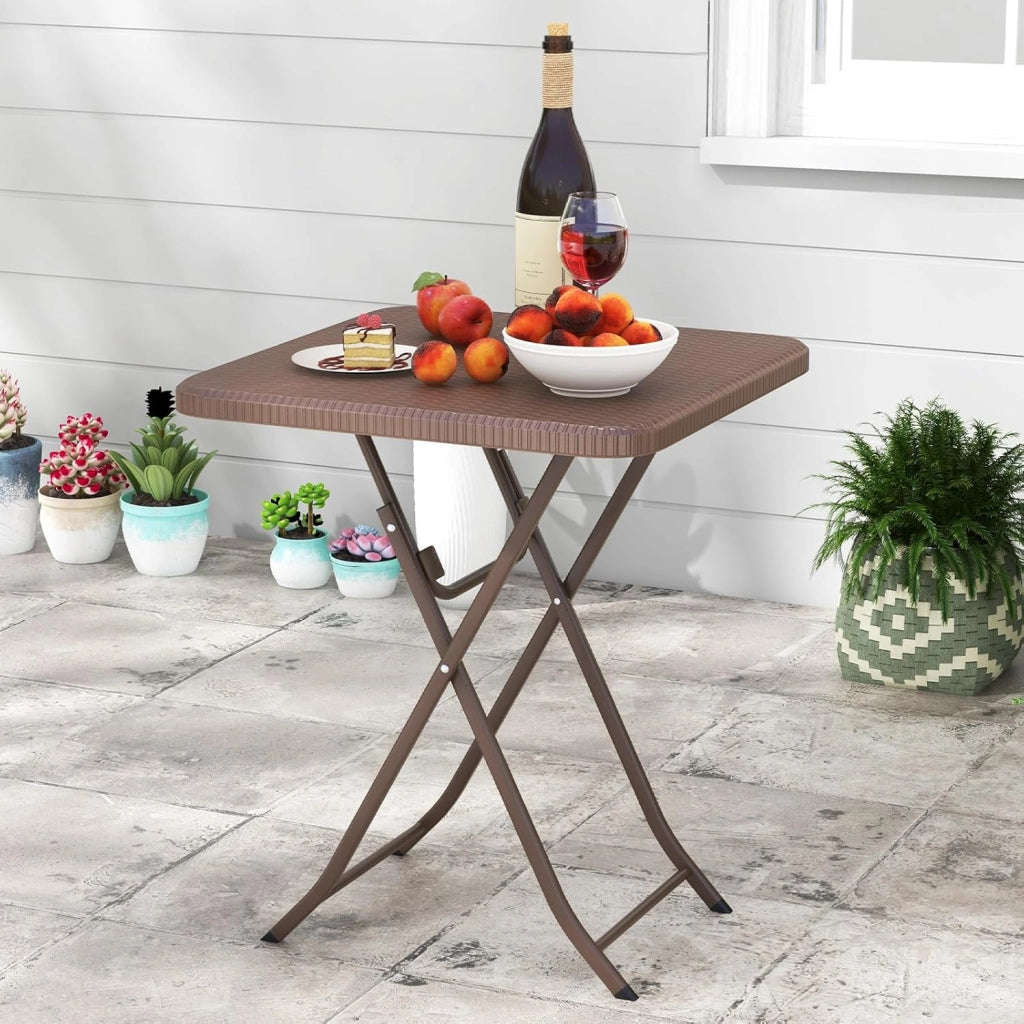 Tavolo da picnic pieghevole per 2 persone con piano in HDPE, tavolo da patio quadrato con texture in rattan con telaio in metallo, senza assemblaggio, per interni ed esterni