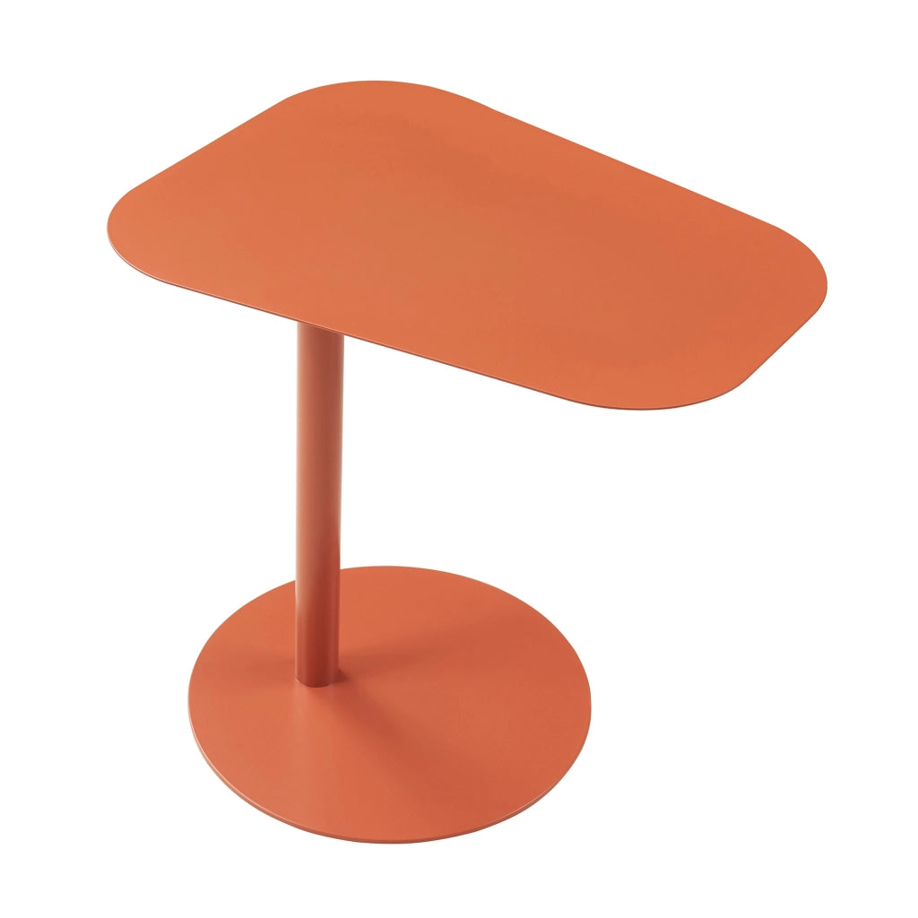Tavolino Laterale da Divano Nastätten Metallo Piano Trapezoidale - Rosso Mattone Opaco [en.casa]