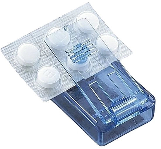 Strumento per la preparazione di pillole - Confezione blister - Facile da utilizzare - Adatto per persone con limitata dexterità - Otre con maniglia - Ideale per anziani - Strumento per la preparazione di pillole