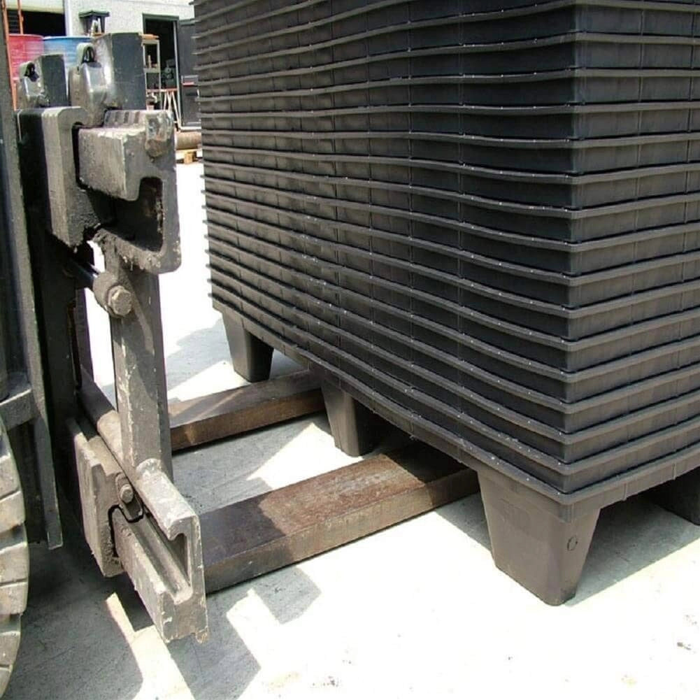 Pallet in plastica riciclata (PP), Mis. 400 L x 600 P x 124 H mm, con 4 piedi, piano forato, portata statica 500 Kg, portata dinamica 400 Kg