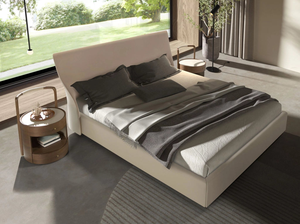 Comodino noce con piano in legno rivestito in similpelle color crema