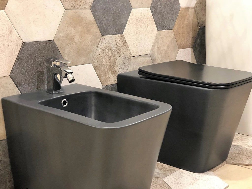 Coppia di sanitari wc e bidet a terra ceramica nera SICENA SQUARED