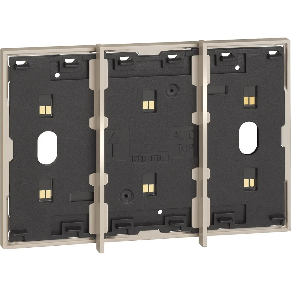 Frame Elettrificato Bticino Living Now 3 moduli Sabbia KM8103