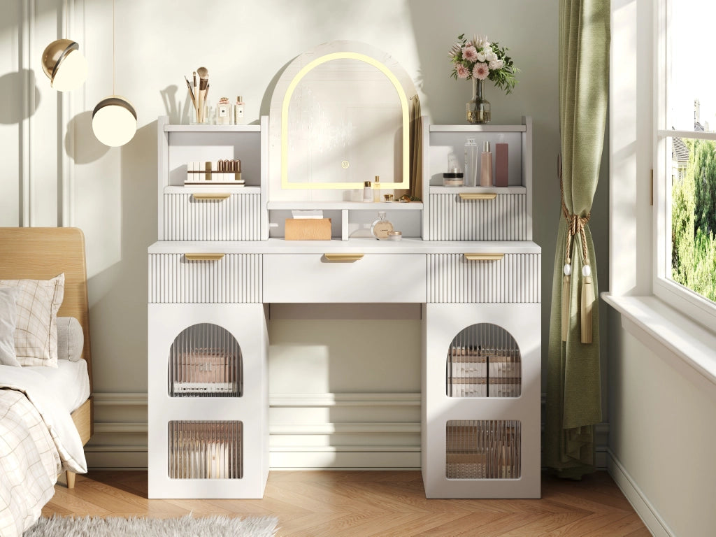Tavolo da toeletta con specchio LED; 3 cassetti; 2 ante vetro e mensole; Bianco; 120×40×139;5cm