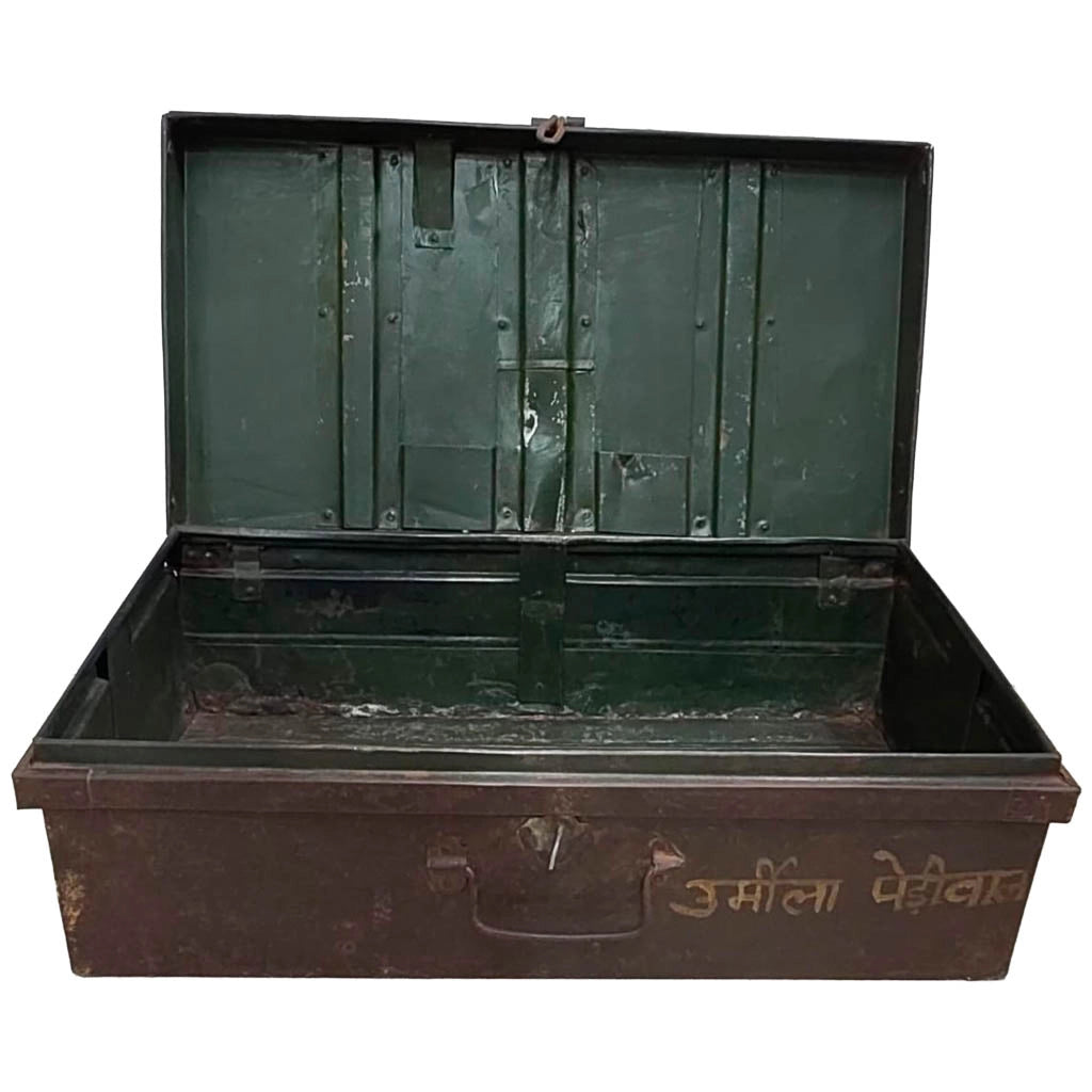 Valigia artigianale in metallo, 67x37x25h cm