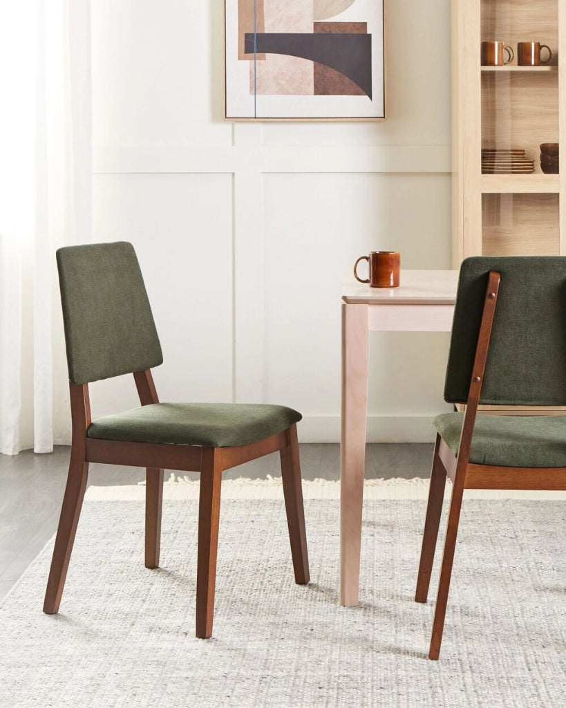 Set di 2 sedie da pranzo imbottite con schienale e seduta imbottiti in legno scuro verde elegante e chic