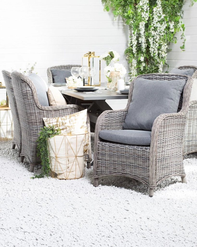 Set di 2 sedie da giardino grigio rattan sintetico 73L x 60W x 96H cm cuscini da esterno Modern