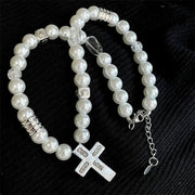 Collana vintage barocca con croce di perle fatta a mano, regalo di Natale o di compleanno.