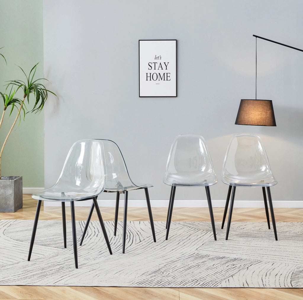 Set di 4 sedie da pranzo in plastica trasparente con gambe in metallo nero; 83 cm