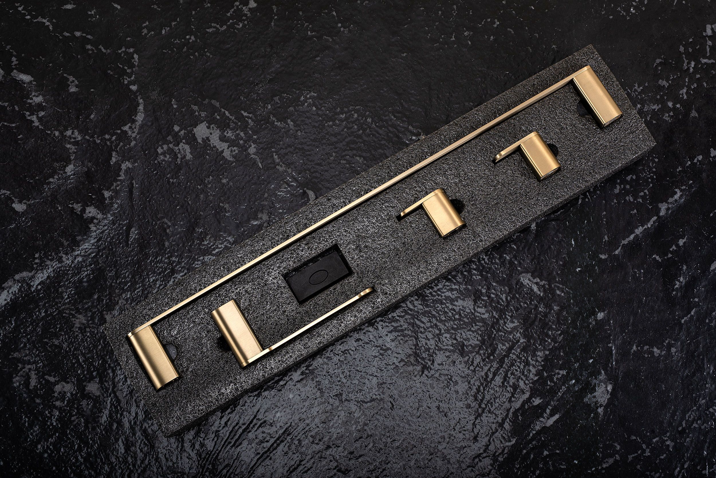 Set Accessori Da Bagno Mati Brush Gold 4 Pezzi