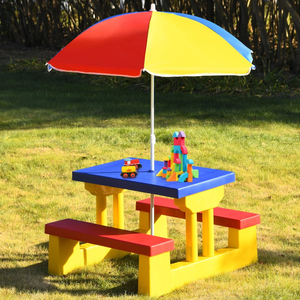 Tavolo da picnic per bambini con parasole pieghevole Set di tavolo e panche per giardino 67x41x47cm Colorato