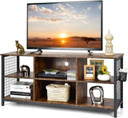 COSTWAY Mobile TV Industriale Fino a 65", Tavolo Multimediale a 3 Ripiani con Cesto Portaoggetti, Mobile TV in Legno con 2 Fori per La Gestione dei Cavi, 140 x 40 x 63 cm