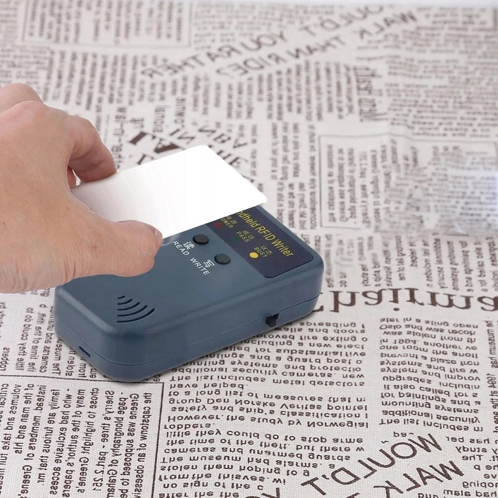 Programmatore Lettore Codificatore Clonatore RFID 125kHz – Compatibile con Chip T5577 e EM4305 | Facile da Usare