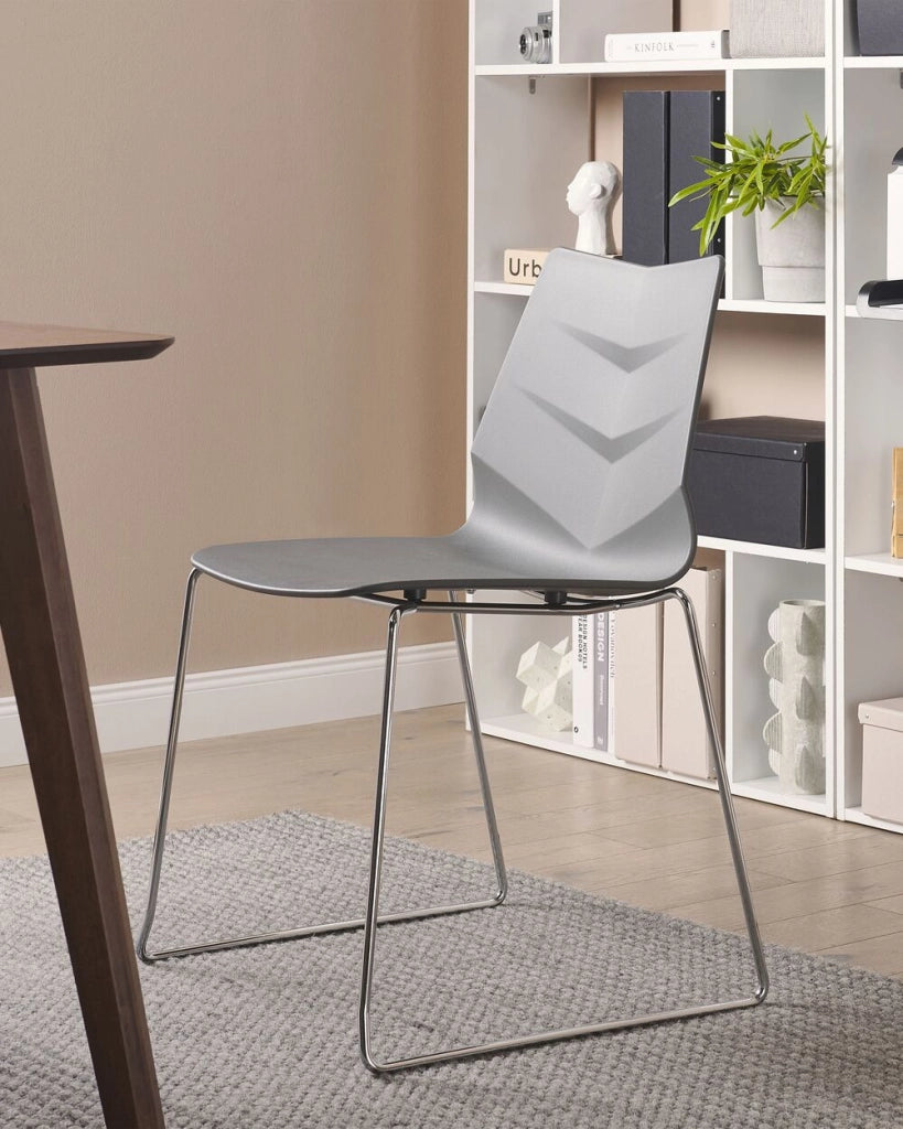 Set di 4 sedie in plastica con gambe d'acciaio grigio scuro sedie da conferenza design scandinavo moderno