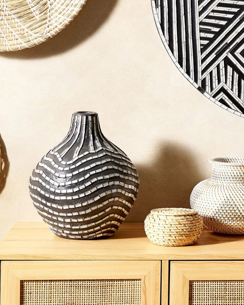Vaso decorativo in terracotta bianca e nera 35 cm Fatto a mano con motivo a righe Accessori per la casa Boho