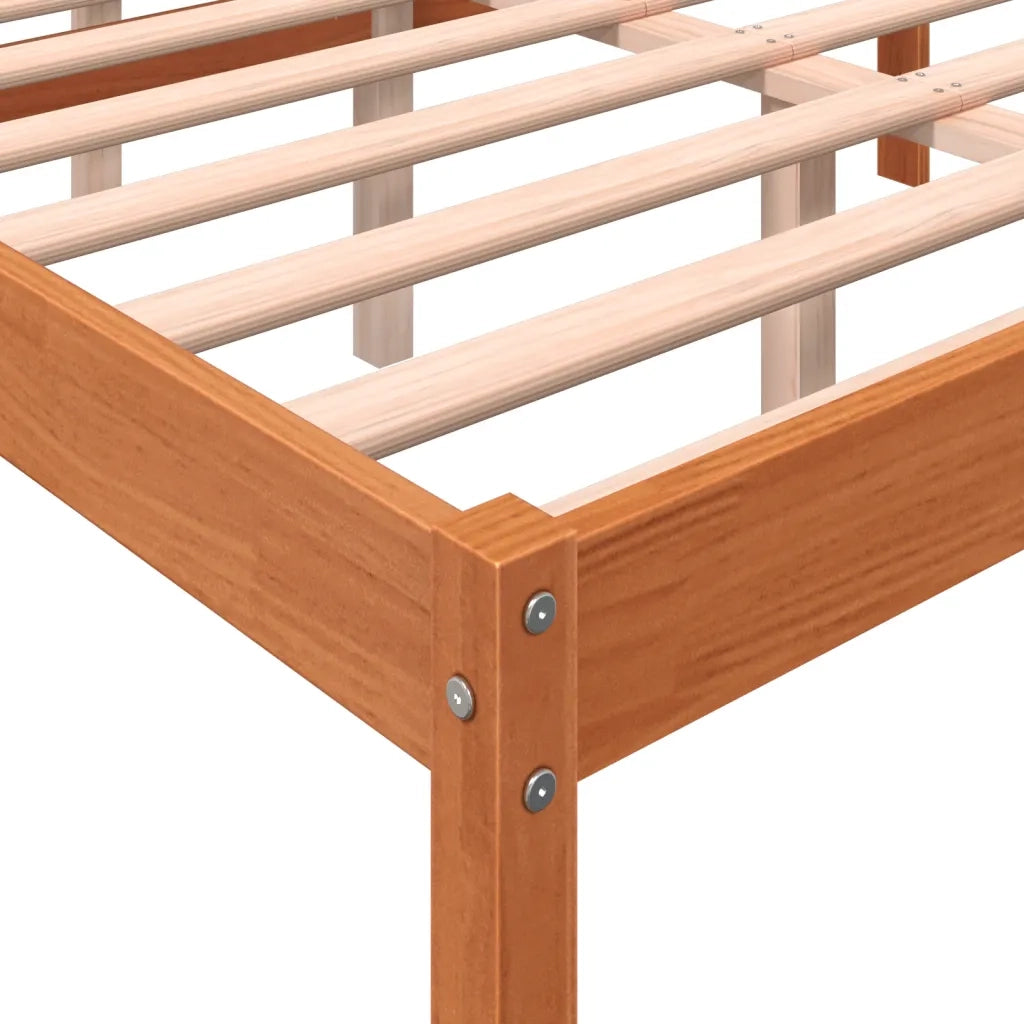 Letto per Anziani Marrone Cera 140x200cm Legno Massello di Pino 844158