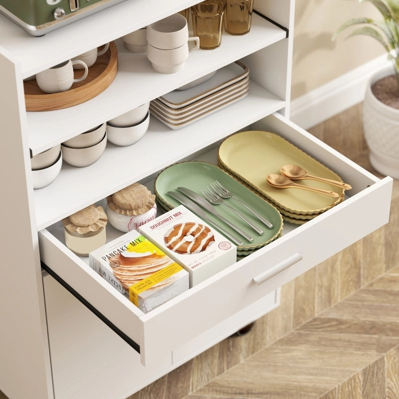 Mobile armadio da cucina bianco con doppia porta, cassetto e ripiani per microonde