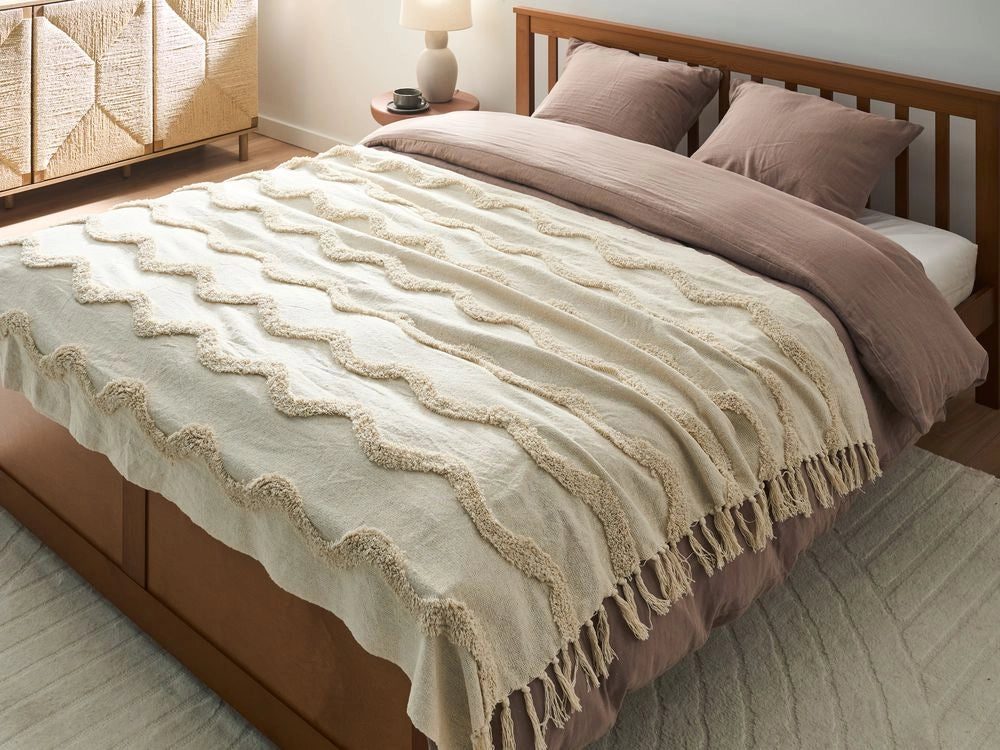 Coperta in cotone beige con frange e motivo geometrico 150 x 200 cm stile boho soggiorno camera da letto accessorio divano
