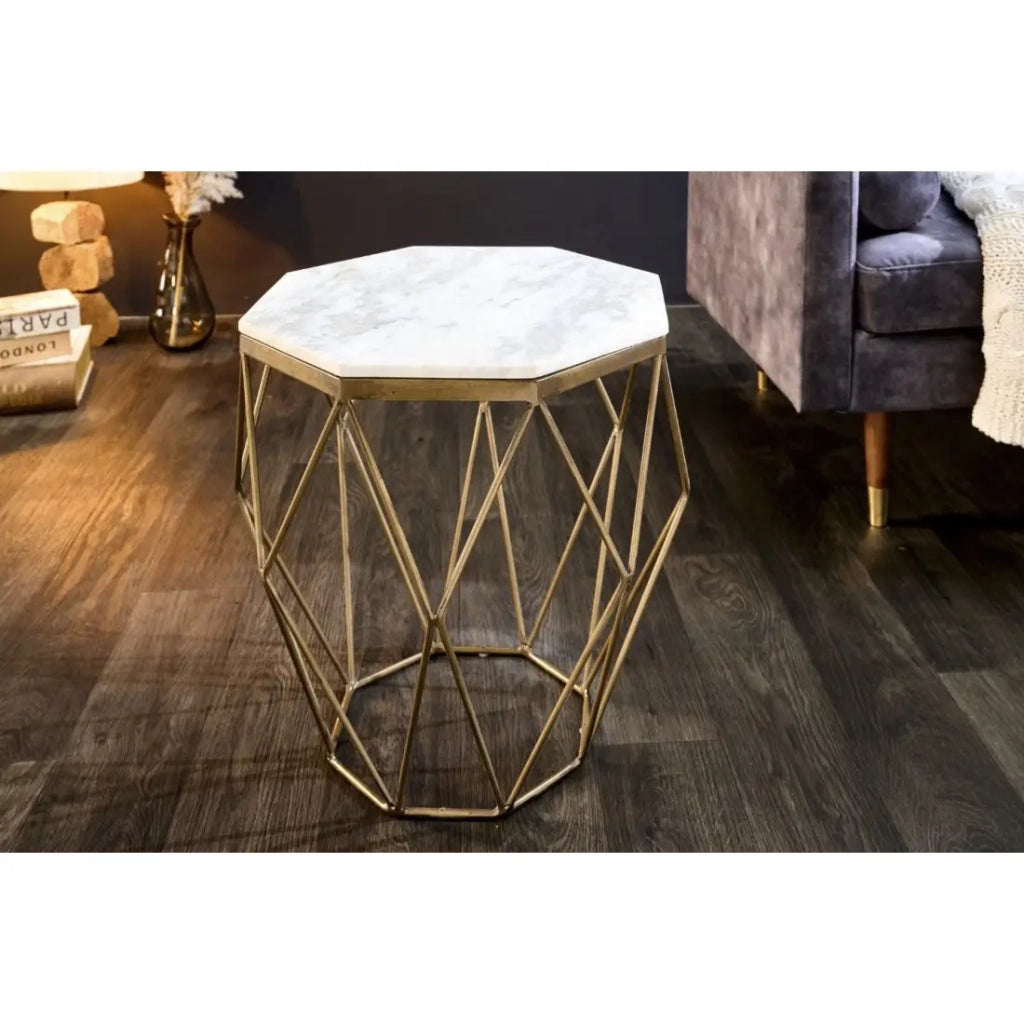 Tavolino basso NEXORA 50 cm in marmo bianco e ferro ottone design geometrico