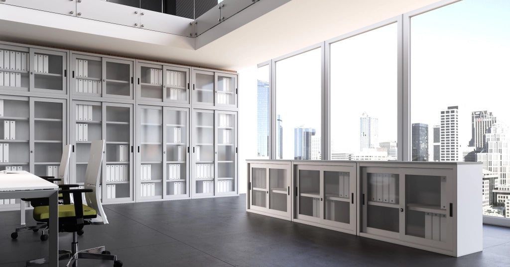Armadio basso metallico verniciato con top in nobilitato e ante scorrevoli in vetro cm. 150x45x87H