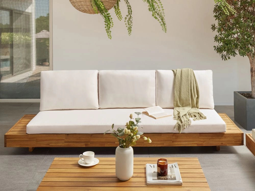 Divano da giardino in legno chiaro certificato Acacia per esterni a 3 posti con cuscini Design moderno e mediterraneo