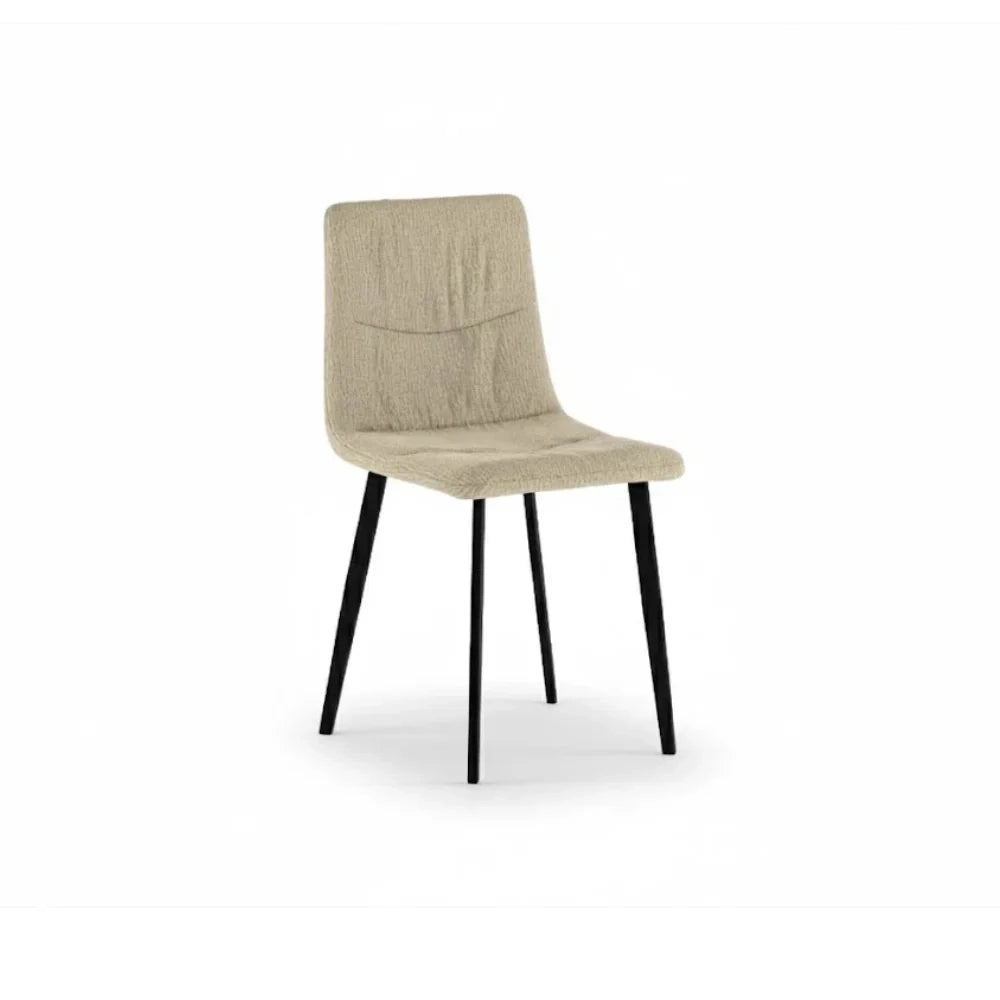 Set di 4 sedie da pranzo imbottite in tessuto beige Daisy con struttura in metallo facili da pulire | Duzzle