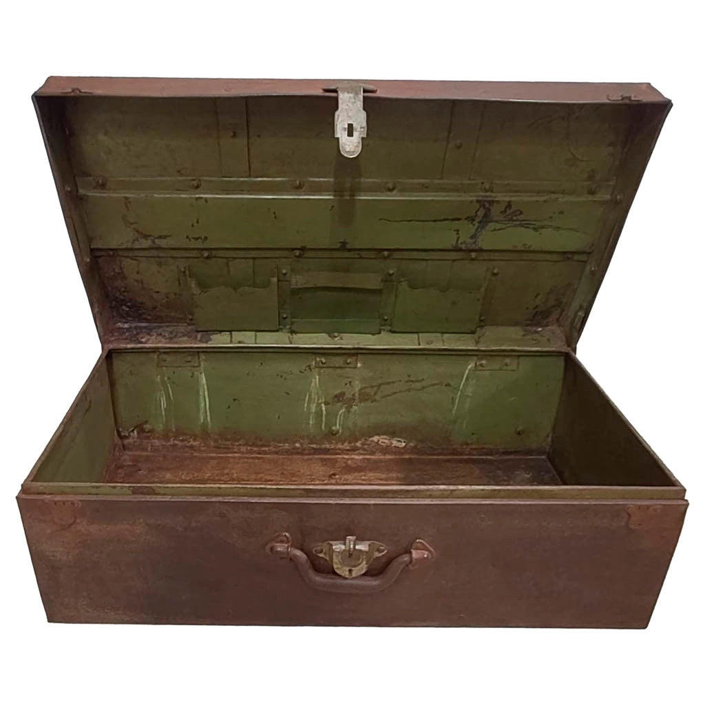 Valigia artigianale in metallo, 67x37x25h cm