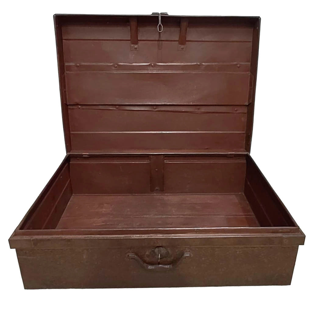 Valigia artigianale in metallo, 67x37x25h cm