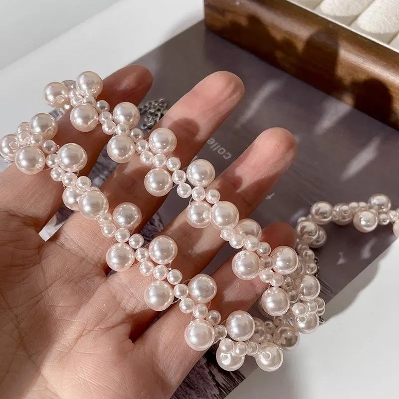 Bracciale e collana di perle irregolari realizzati a mano. Collana fatta a mano.