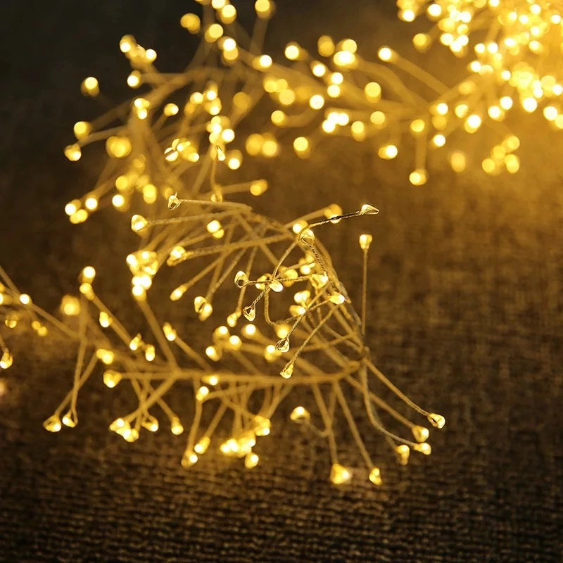 CATENA LUMINOSA NATALE 200 LED SU 2 MT CAVO RAME EFFETTO FOGLIA IP44 A BATTERIA