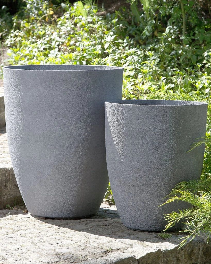 Set di 2 vasi in poliresina in fibra di vetro di colore grigio 43 x 43 x 52 cm interni ed esterni