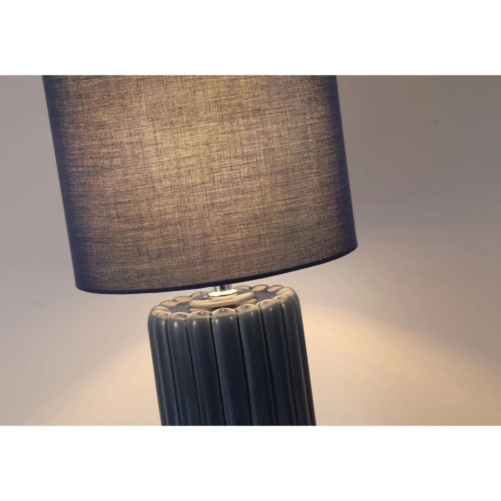 Lampada da tavolo Groove 1Lt, blu navy con paralume abbinato