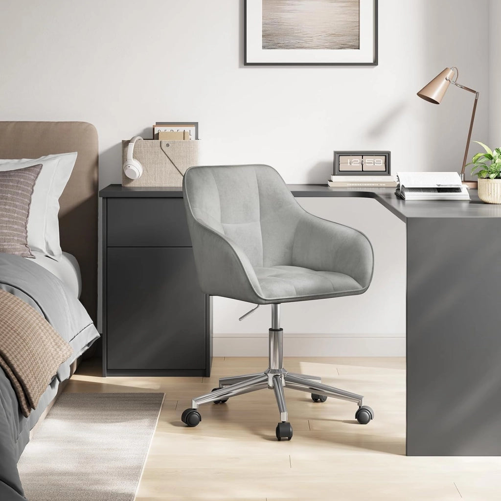 Sedia Ufficio in Velluto con Braccioli e Rotelle, Poltroncina Regolabile in Altezza Girevole, Sedia da Trucco, Grigio Chiaro, BS145hgr