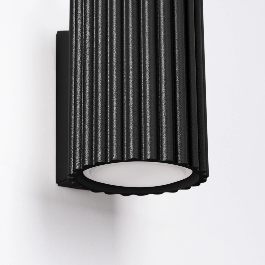 Applique moderna nera tubo zigrinato 10cm GU10 GRAVIO