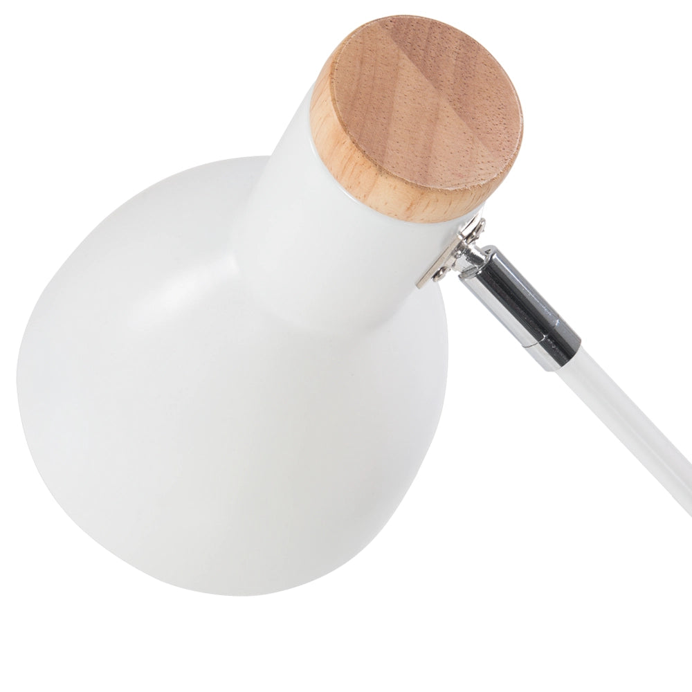 Lampada da Tavolo in Metallo Bianco 50H cm Legno Chiaro Braccio della Gru Paralume Orientabile Moderno