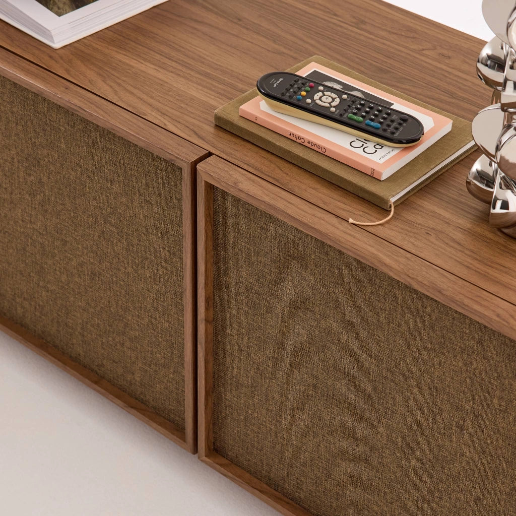 Mobile tv decorativo in legno e tessuto 3 ante, 140 cm, noce