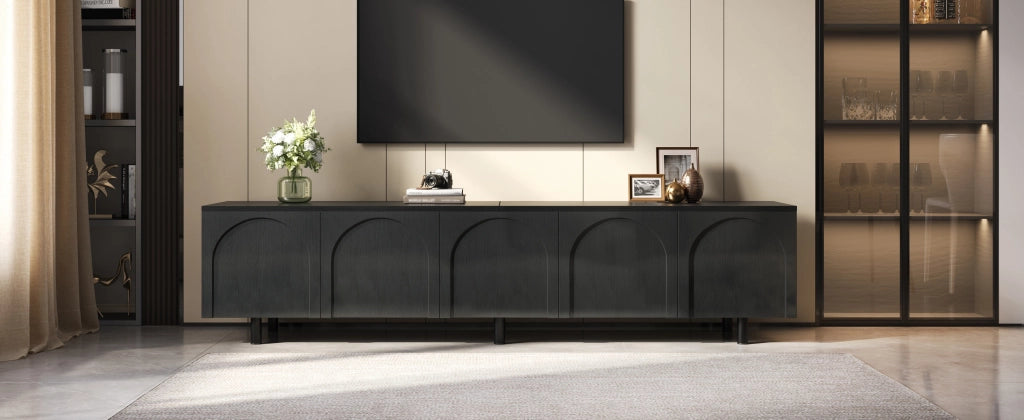 Mobile porta TV con 5 ante, fori passacavi e piedini in metallo, per soggiorno, in MDF e PB, nero, 180 × 38 × 45 cm