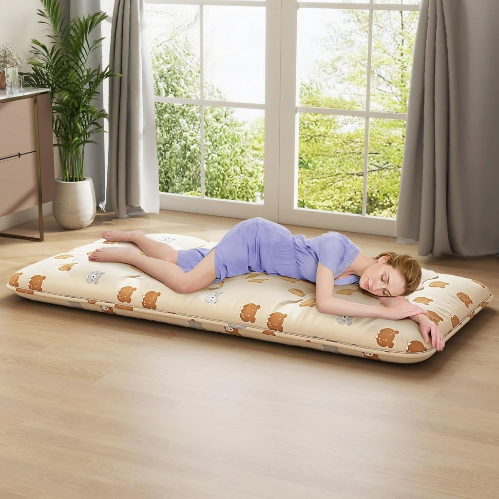 Materasso da pavimento Futon Giapponese, Tappetino Tatami Pieghevole e Portatile, Materasso Pieghevole con Borsa da Trasporto e Fodera Rimovibile (Beige+Orso, 90 x 200 cm)