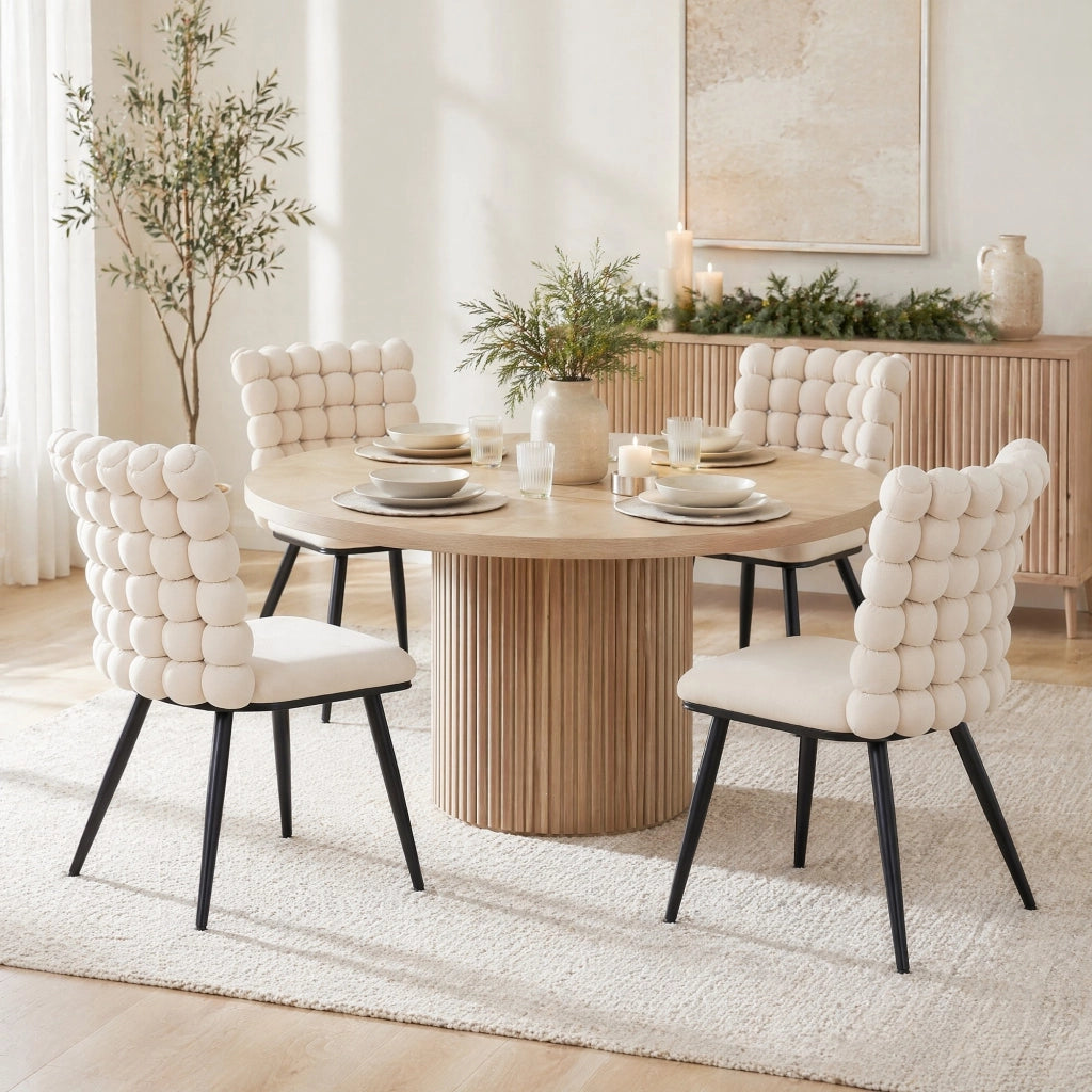Sedia da pranzo in velluto avorio con gambe in metallo nero, design moderno