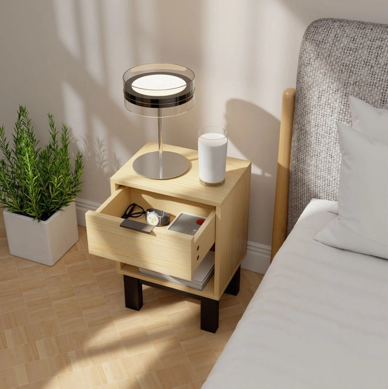 Comodino in rovere con cassetto e vano aperto