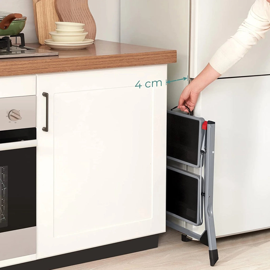 Sgabello pieghevole a 2 gradini larghezza gradino 20 cm gomma antiscivolo con maniglia portata 150 kg acciaio grigio 12_0005437