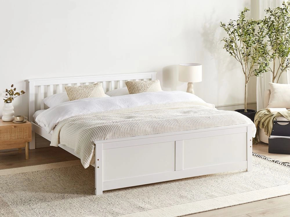Letto matrimoniale in legno di Pino bianco con Rete a Doghe 160 x 200 cm stile minimalista