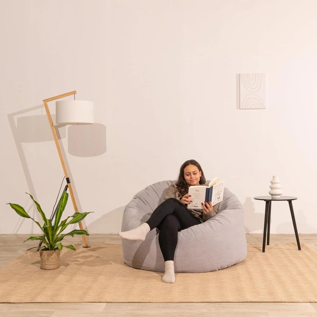 Pouf Poltrona Sacco in Velluto a Coste Larghe - Morbido e Confortevole - Imbottitura in Schiuma, Ottimo Supporto per la Schiena - Pouf Divano Gigante (100 cm, Grigio Chiaro)